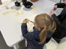 Création de fleurs en papier avec des livres